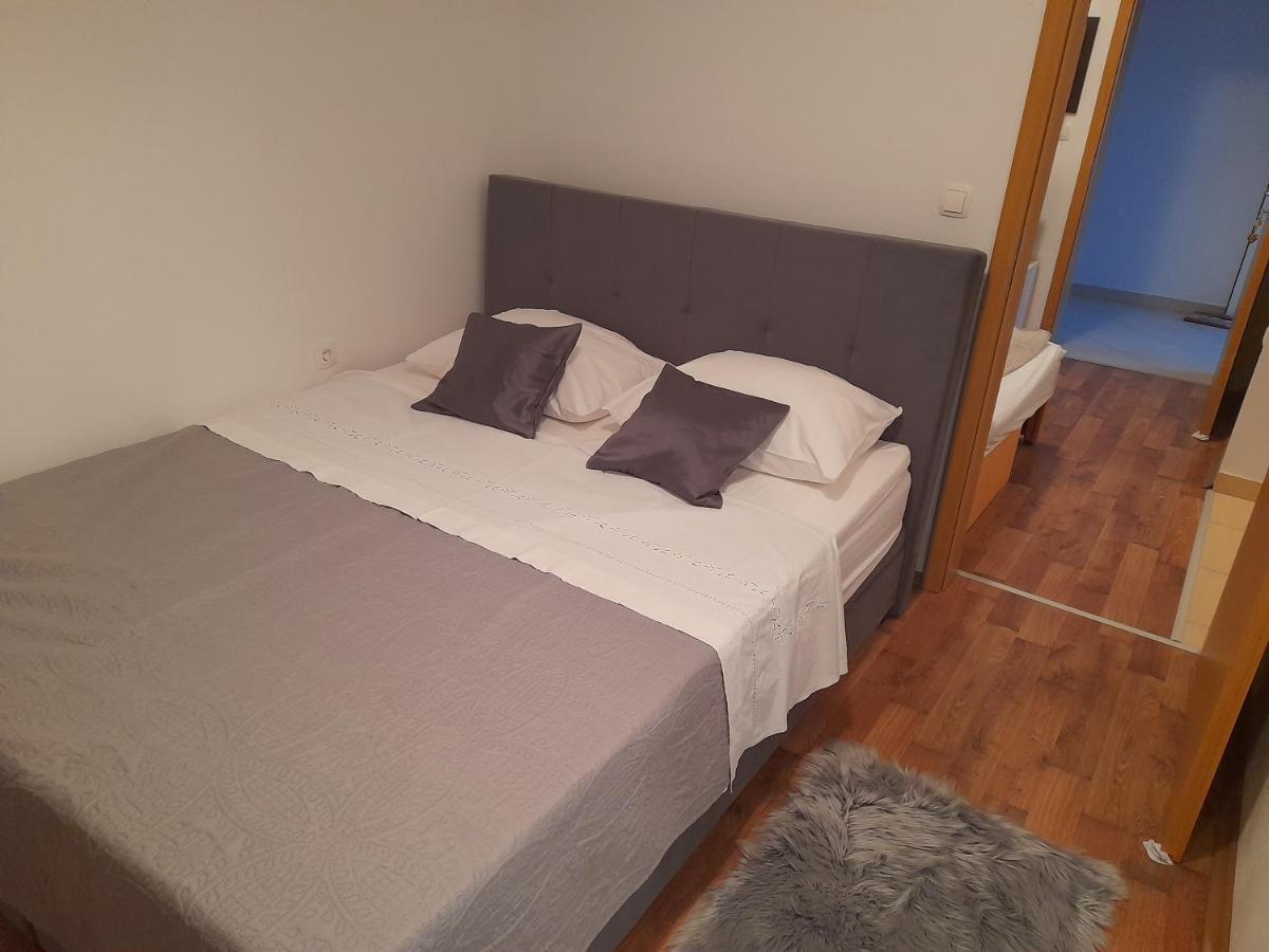 Apartments Lotus Sukošan Extérieur photo