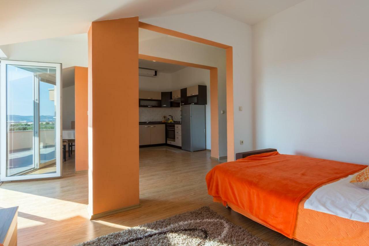 Apartments Lotus Sukošan Extérieur photo