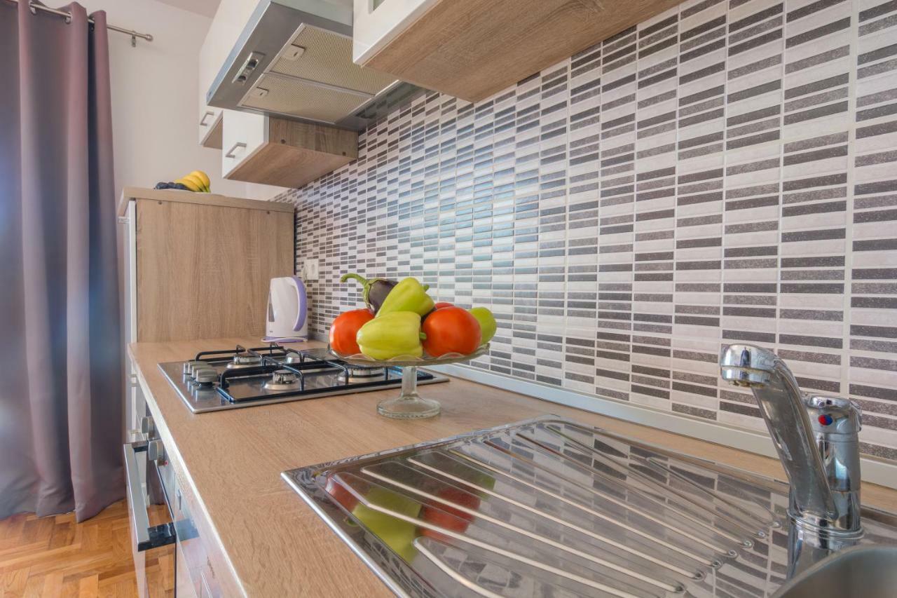 Apartments Lotus Sukošan Extérieur photo