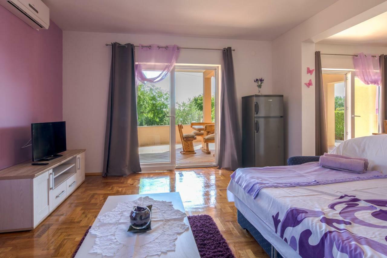 Apartments Lotus Sukošan Extérieur photo