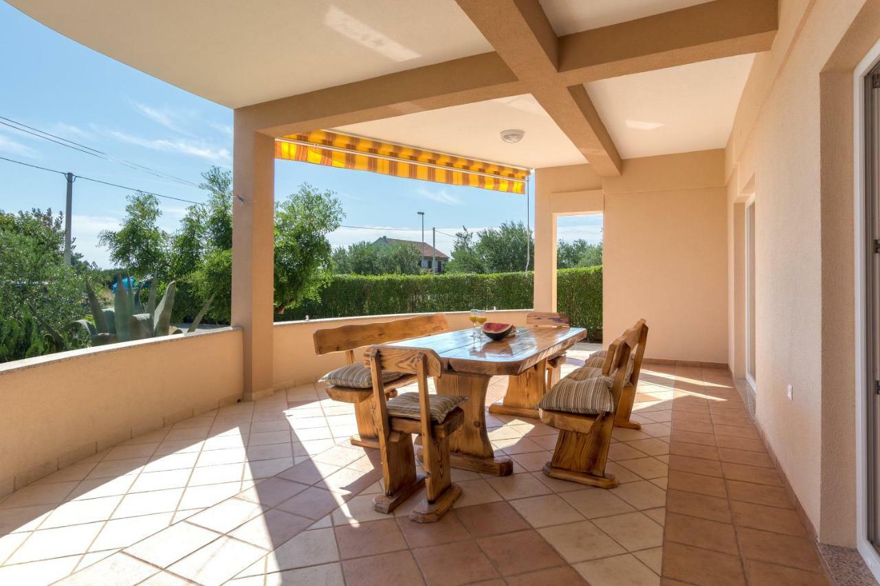 Apartments Lotus Sukošan Extérieur photo