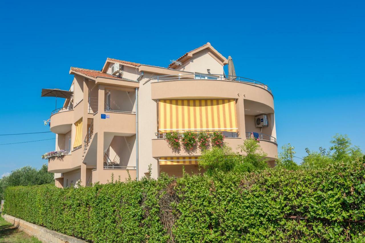 Apartments Lotus Sukošan Extérieur photo