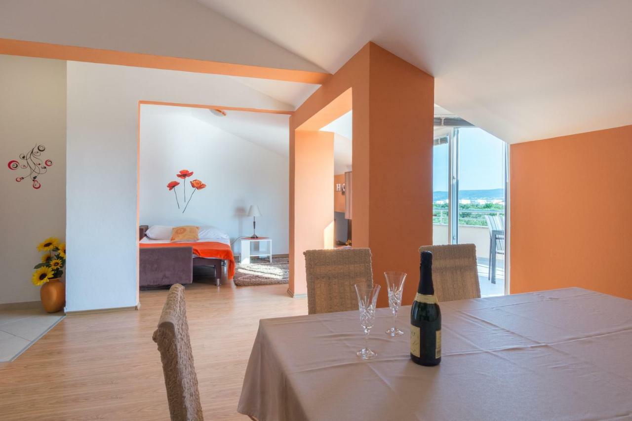 Apartments Lotus Sukošan Extérieur photo