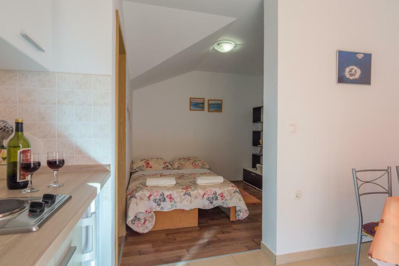 Apartments Lotus Sukošan Extérieur photo