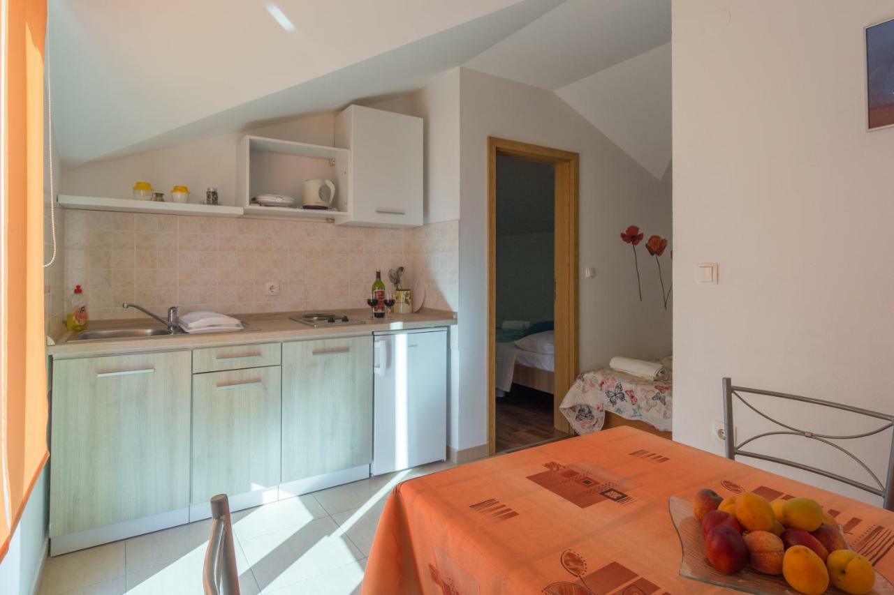 Apartments Lotus Sukošan Extérieur photo